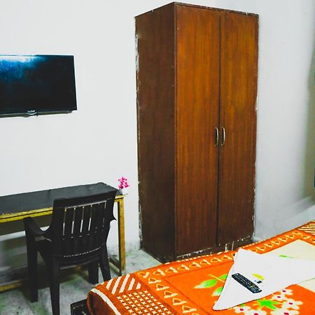 Hotel Bliss Bourn - Lajpat Nagar Nuova Delhi Esterno foto