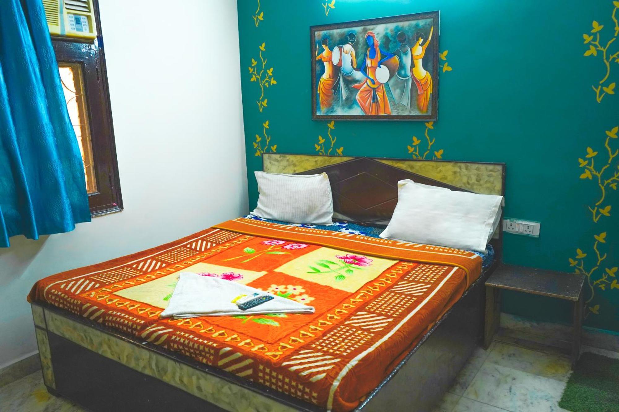 Hotel Bliss Bourn - Lajpat Nagar Nuova Delhi Esterno foto