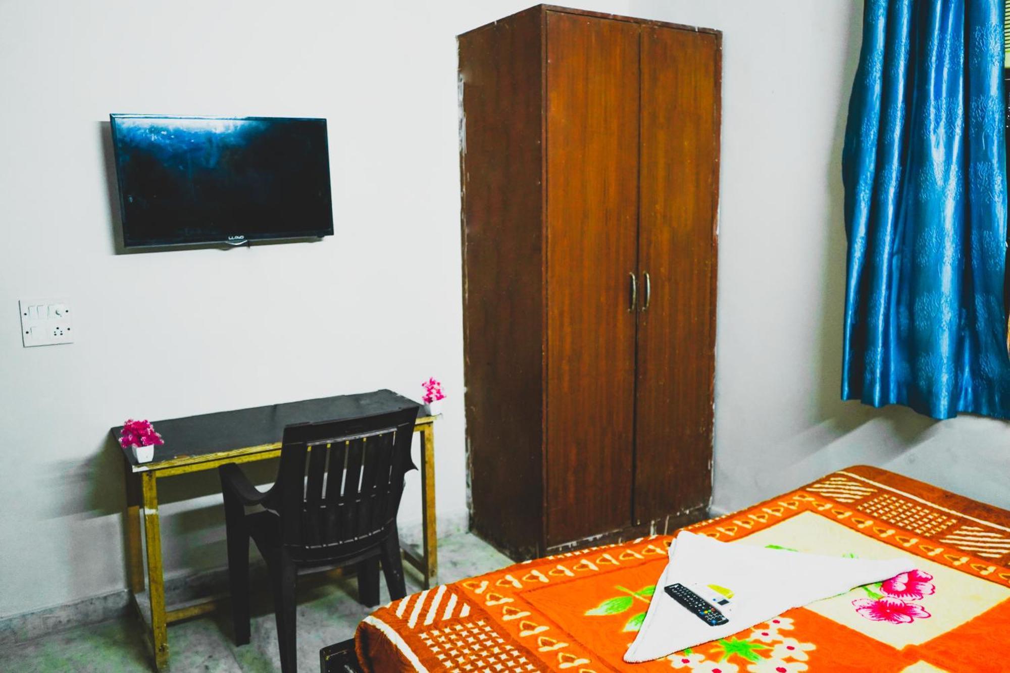 Hotel Bliss Bourn - Lajpat Nagar Nuova Delhi Esterno foto