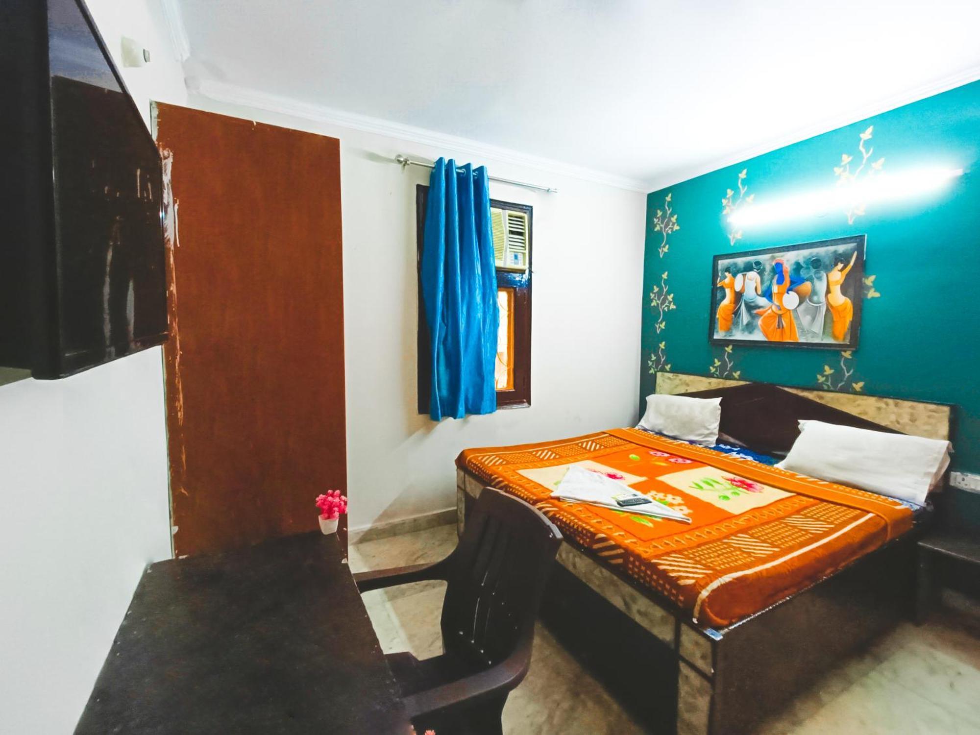 Hotel Bliss Bourn - Lajpat Nagar Nuova Delhi Esterno foto