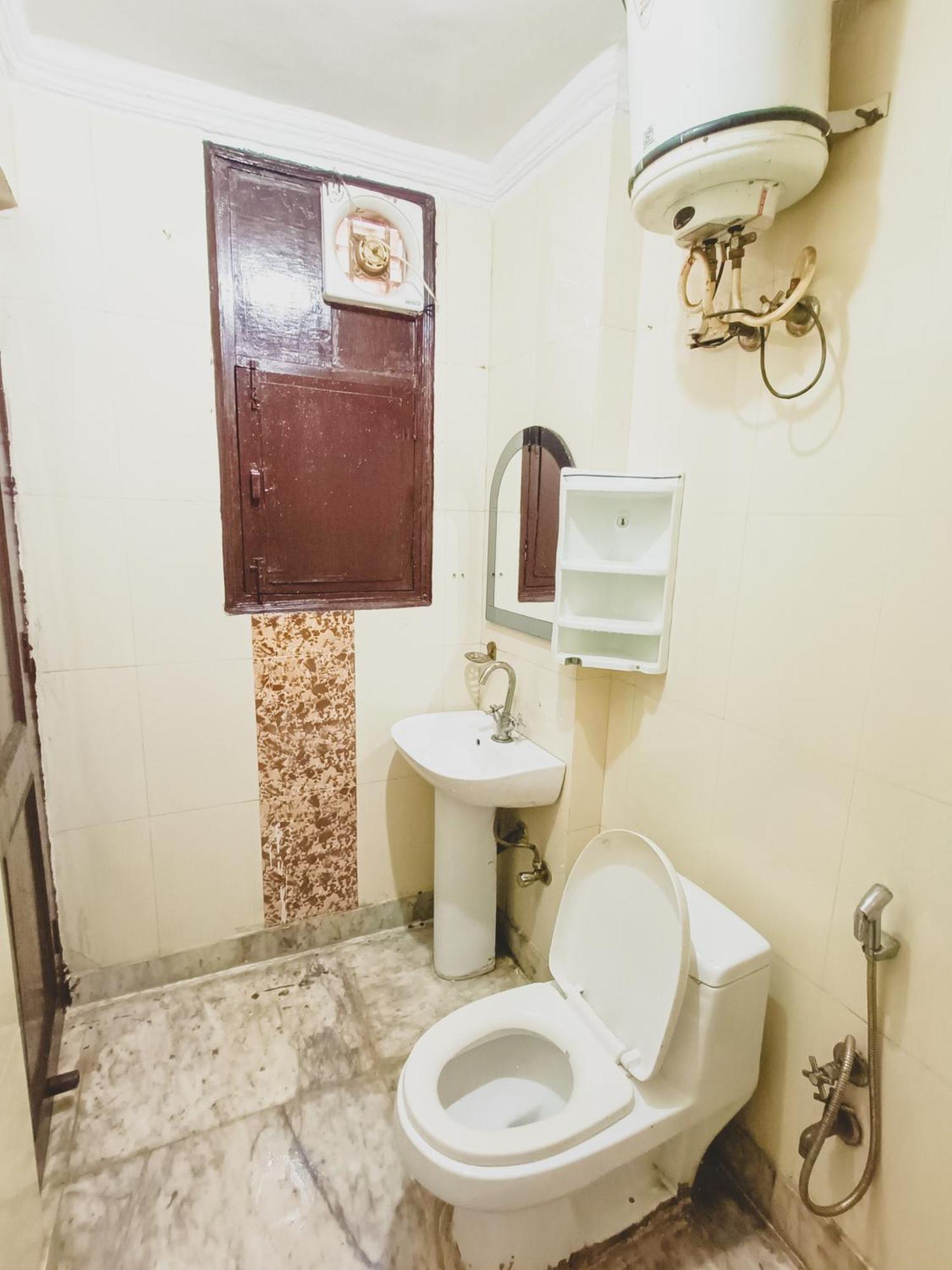 Hotel Bliss Bourn - Lajpat Nagar Nuova Delhi Esterno foto